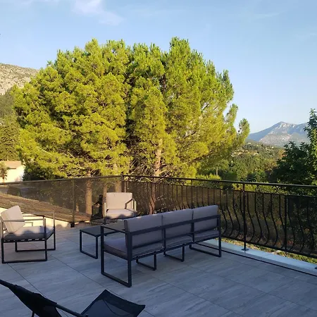 Holiday home Les Claux Des Oliviers *