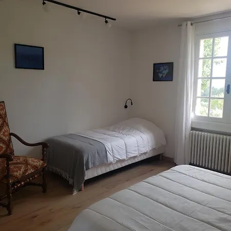 Holiday home Les Claux Des Oliviers *